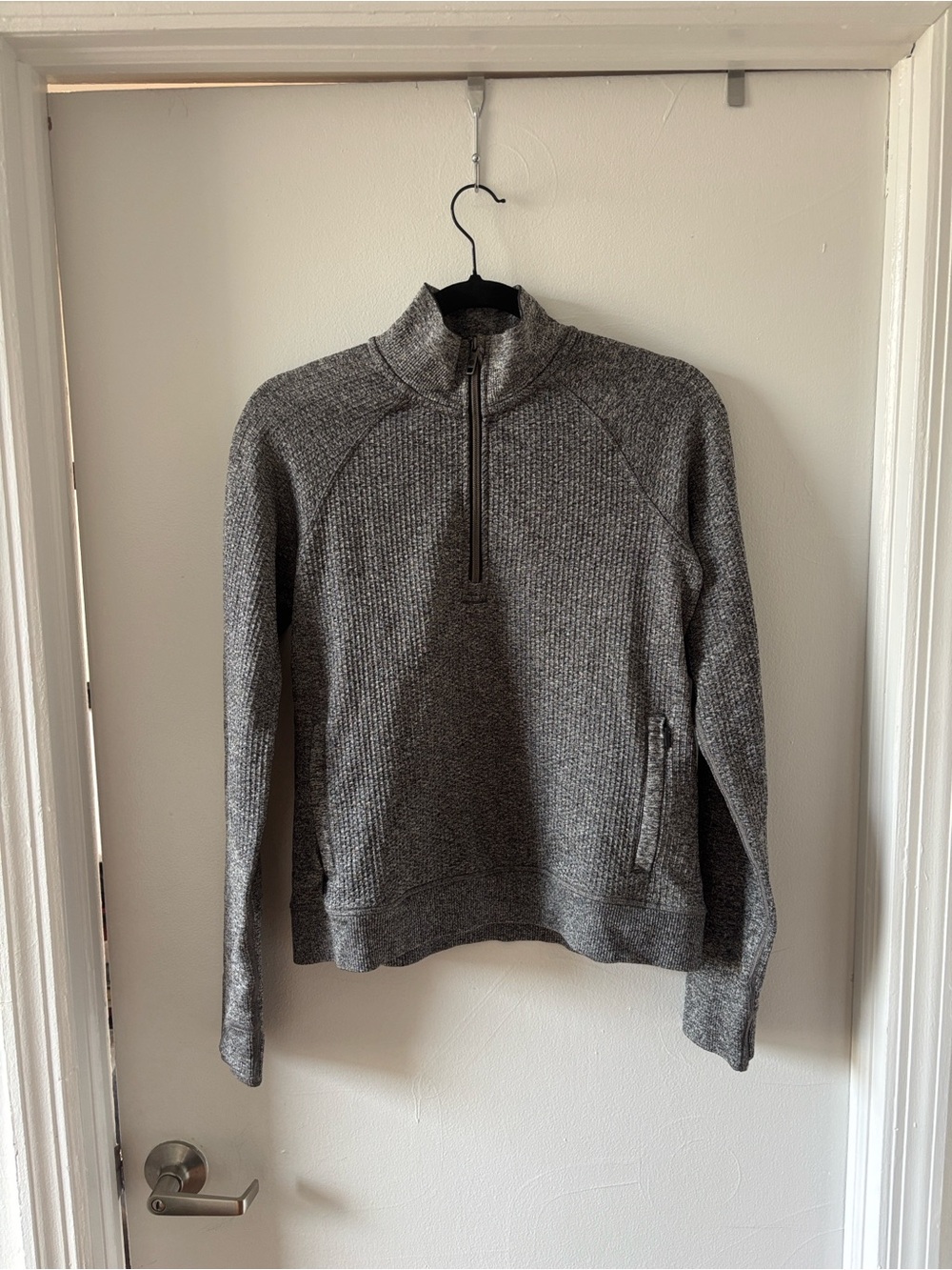 LULULEMON Discontinued Engineered Warmth Half Zip Graphite Grey / White - Size 8